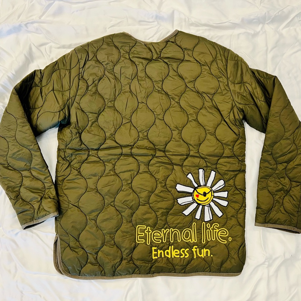 First Row: Men's Olive Green Quilted Jacket with Fun Patches - Picture 2 of 2